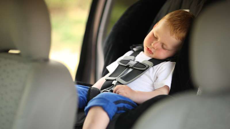 Dạy trẻ 5 kỹ năng thoát hiểm trên ô tô